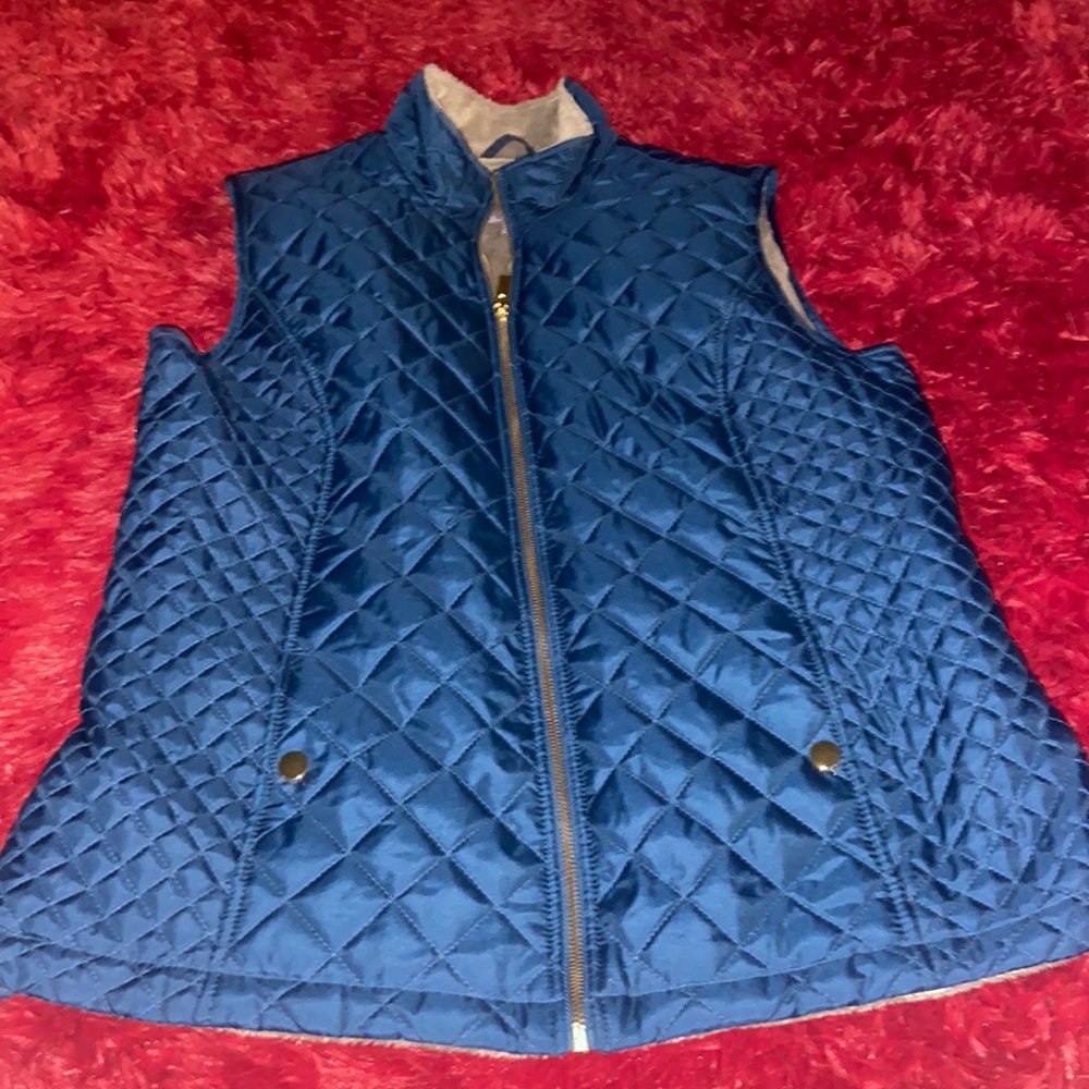 Vest with fur